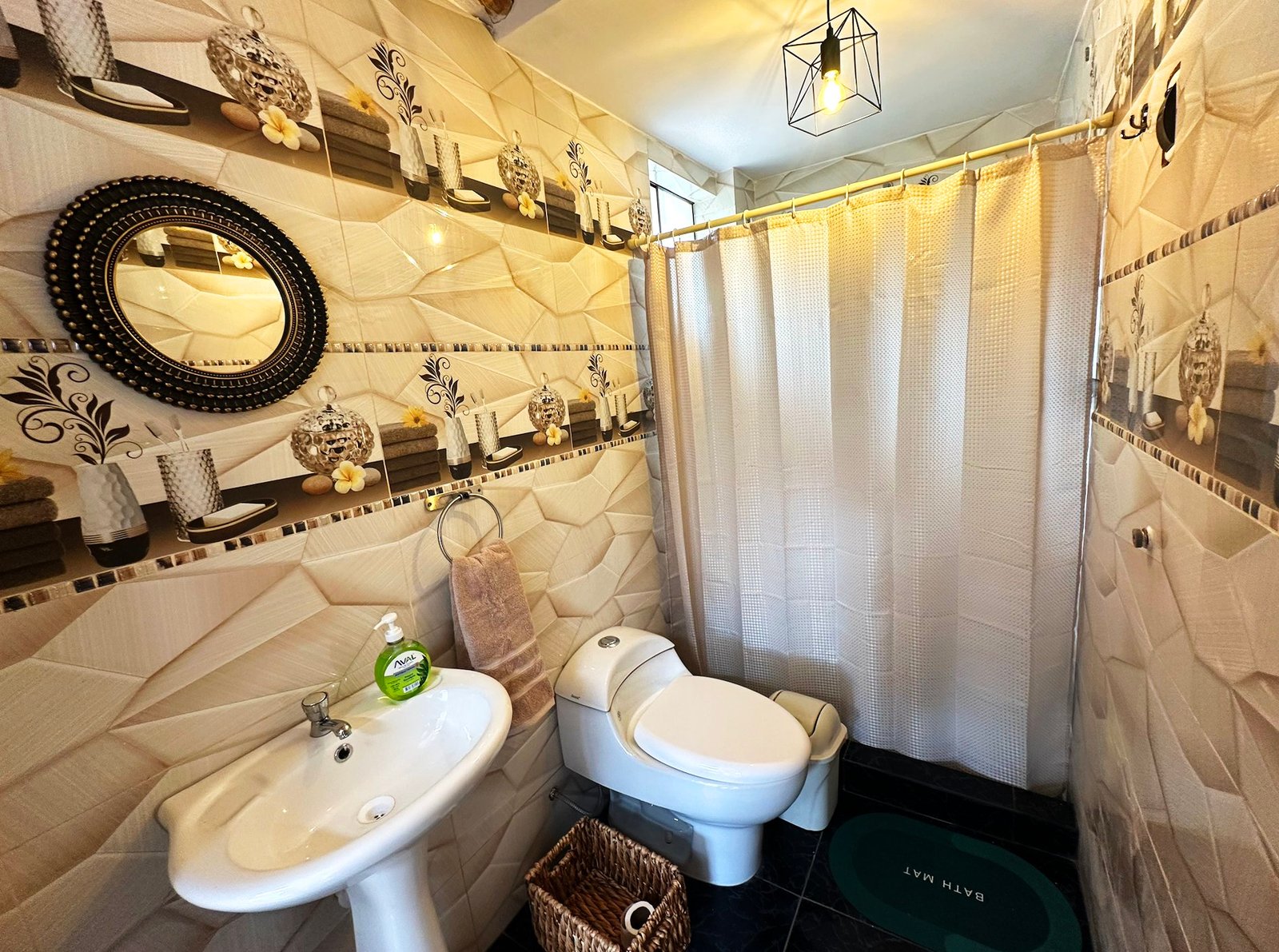 Private bathroom with hot water, always ready